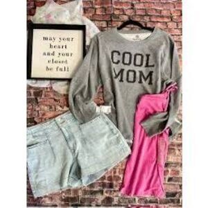 Positive Tees - Cool Mom Crew Neck Long Sleeve Sweater Sz Medium